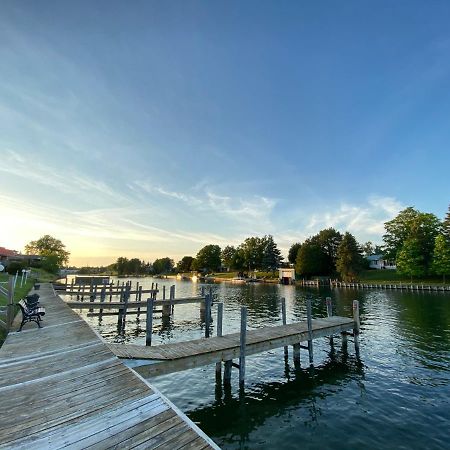 Fleetwood Inn Suites Cheboygan Eksteriør bilde