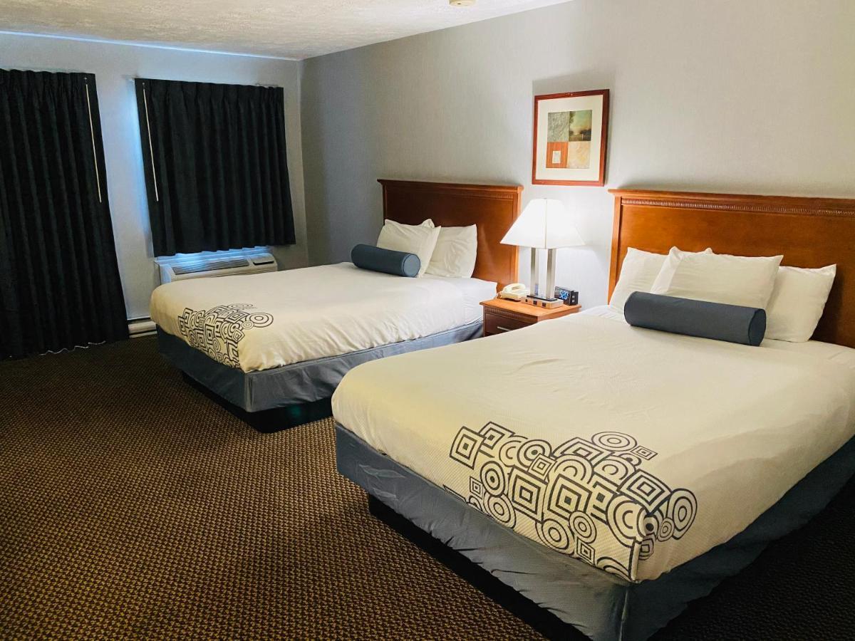 Fleetwood Inn Suites Cheboygan Eksteriør bilde