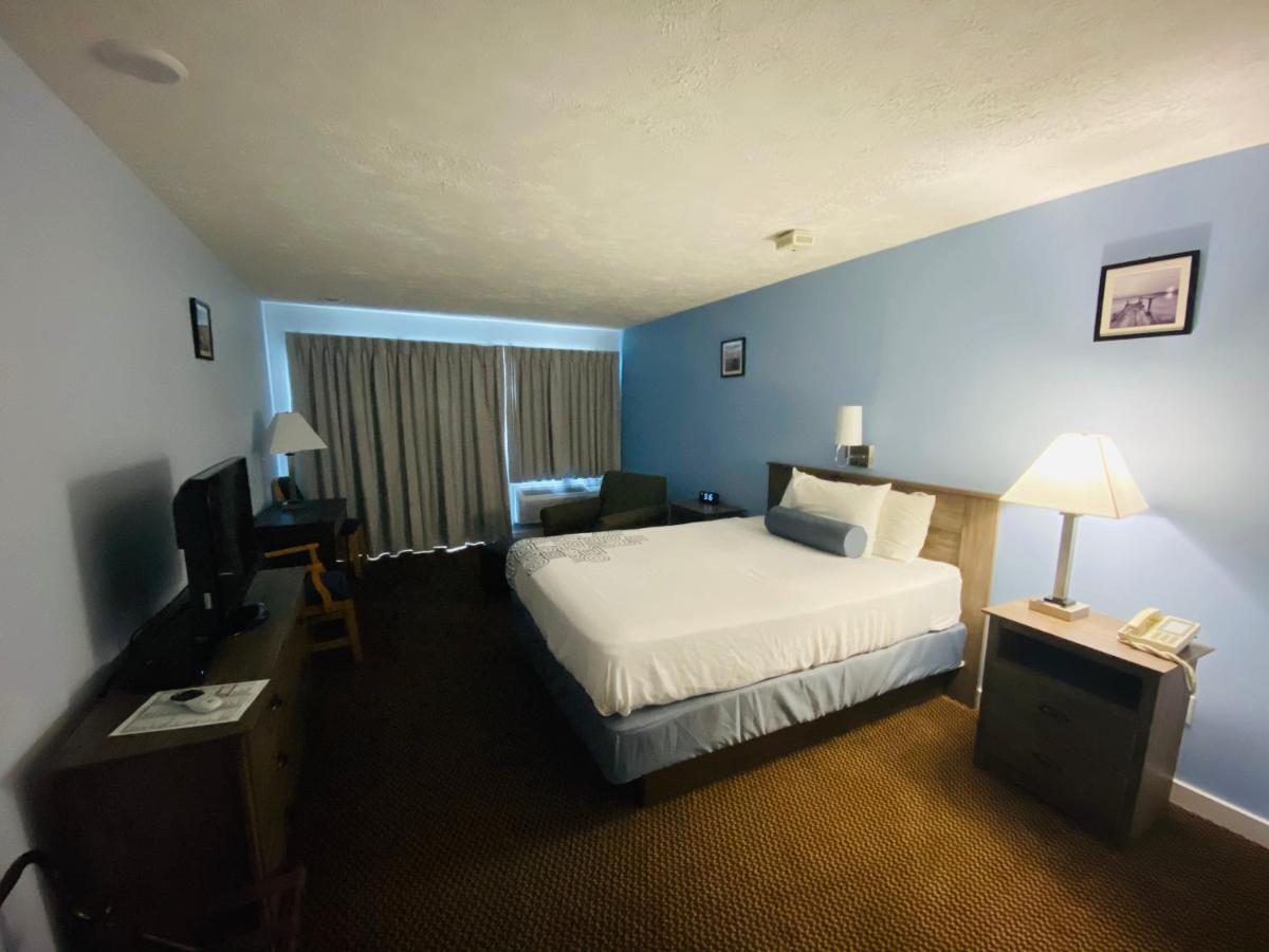 Fleetwood Inn Suites Cheboygan Eksteriør bilde