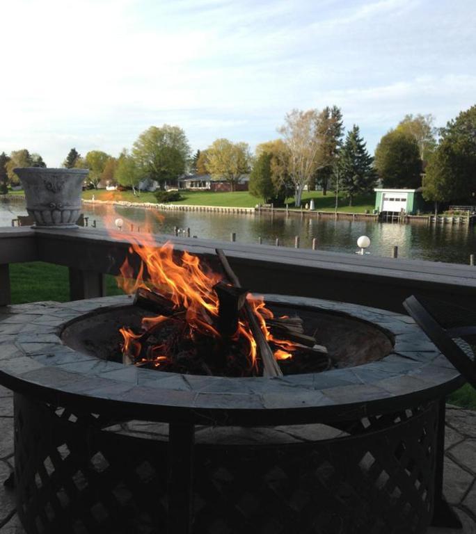 Fleetwood Inn Suites Cheboygan Eksteriør bilde
